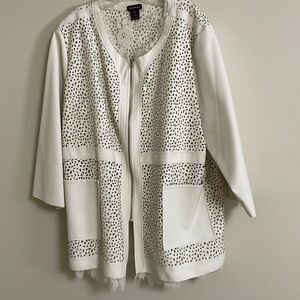 Cream colored jacket size 3x. 32” long.